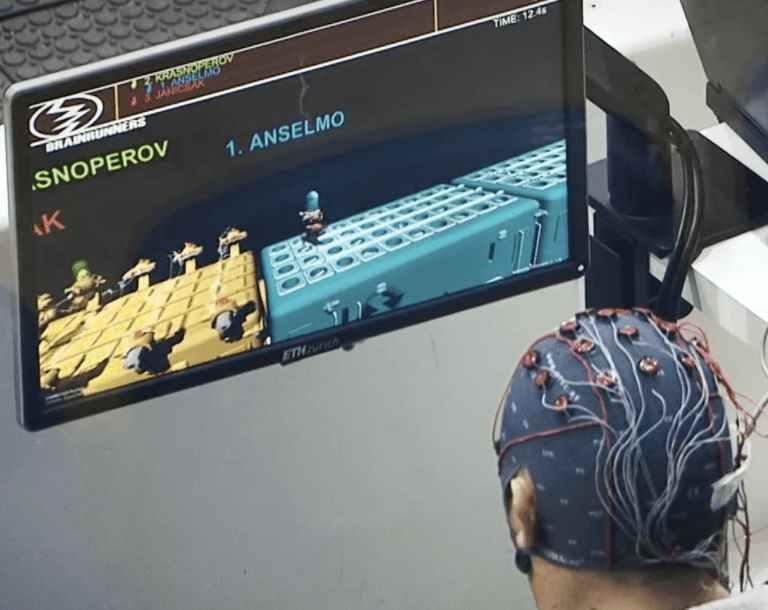 Pilot and avatar at Cybathlon (credit: Cybathlon)