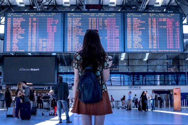 Turismo e AI: dagli assistenti virtuali al robot concierge
