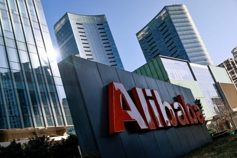 La Cina risponde a ChatGPT: Alibaba implementerà la sua AI generativa su tutte le app