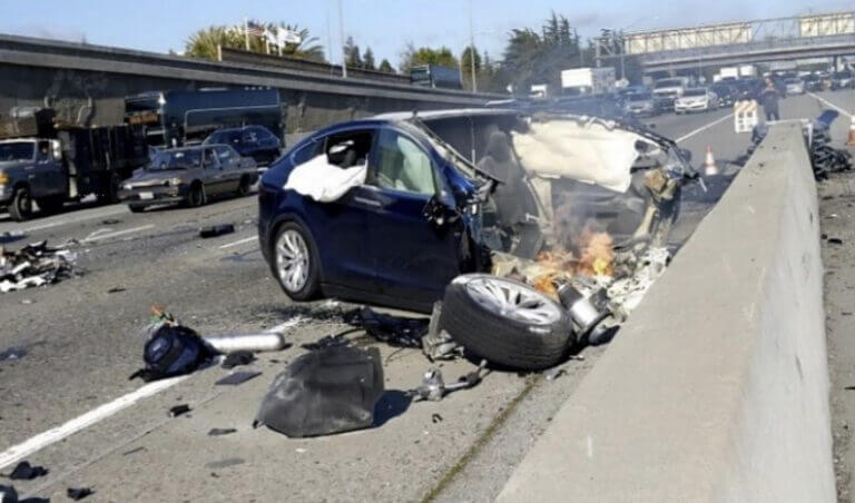 Crash Tesla_2