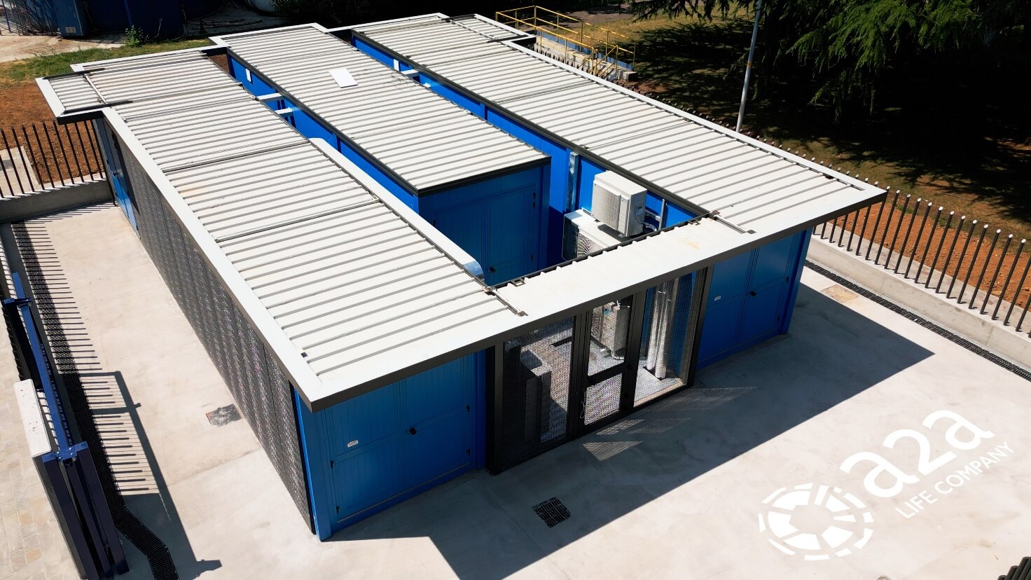 Immagine che contiene Materiale composito, aria aperta, casa, edificioIl contenuto generato dall'IA potrebbe non essere corretto.