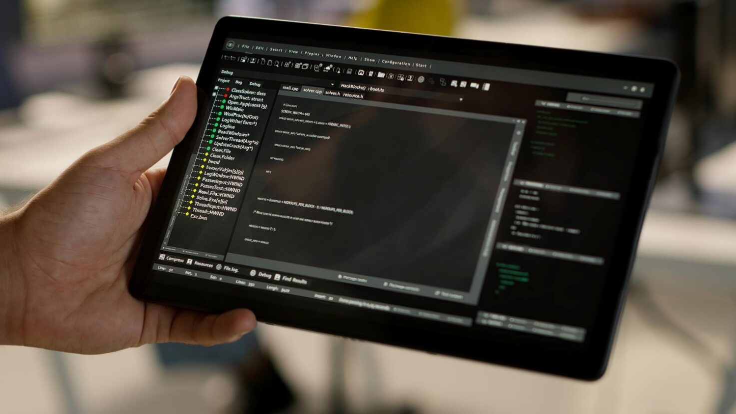 Immagine che contiene testo, multimediale, Dispositivo elettronico, gadgetIl contenuto generato dall'IA potrebbe non essere corretto.