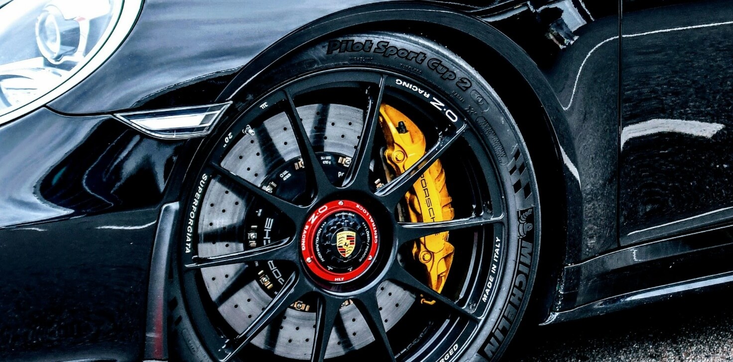 Immagine che contiene Ricambio auto, pneumatico, automobilistico, automobileIl contenuto generato dall'IA potrebbe non essere corretto.