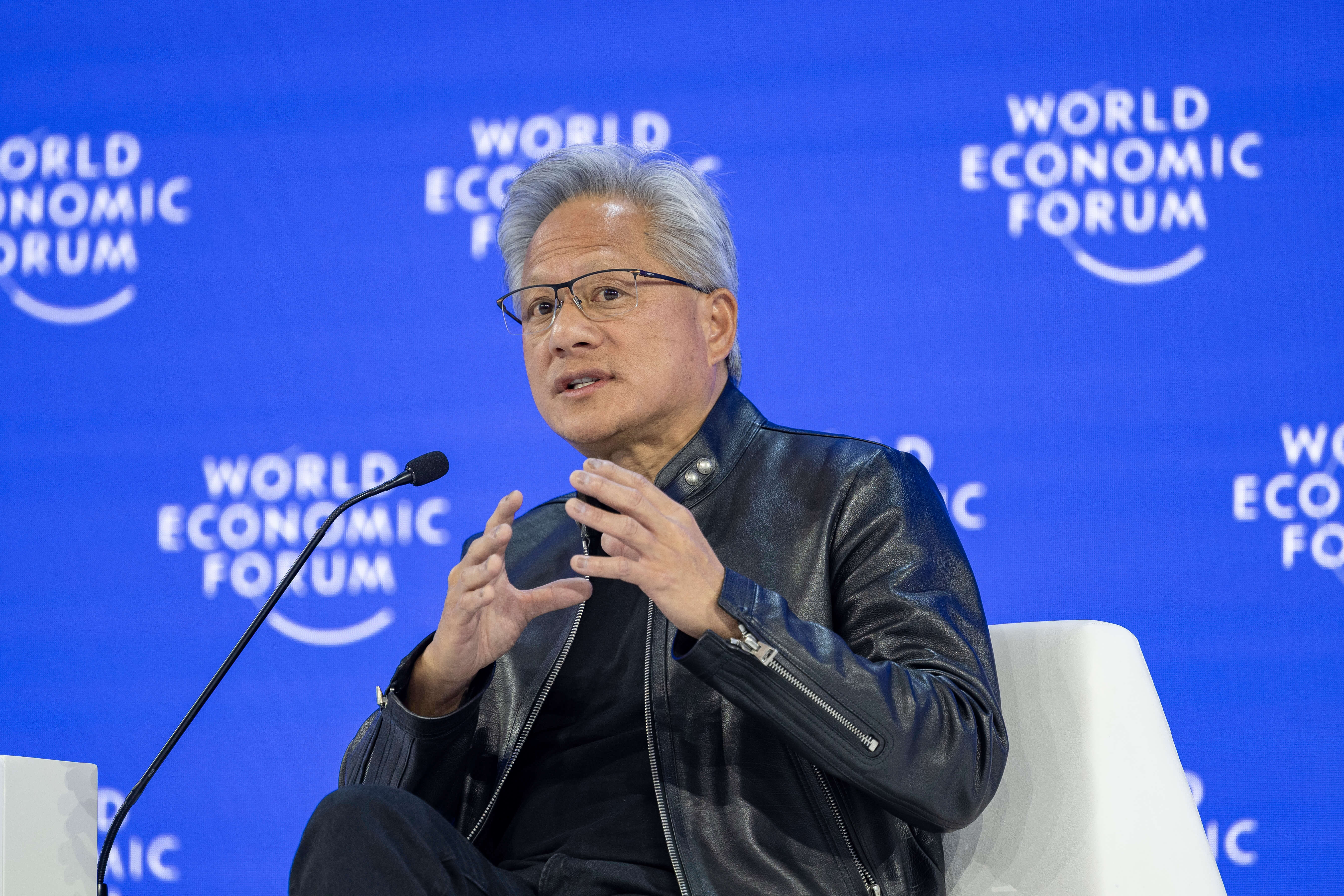 Huang (Nvidia): “L’Europa deve fondere industria e manifattura con l’AI”