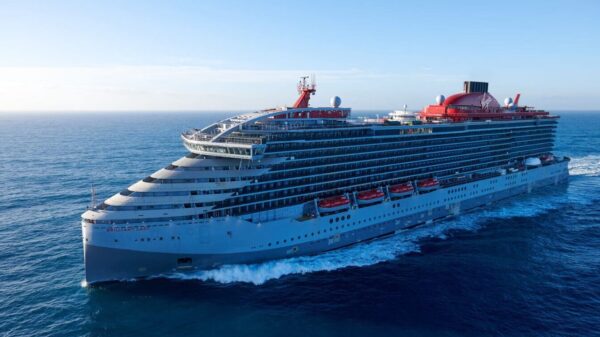 robot umanoidi saldatori navi