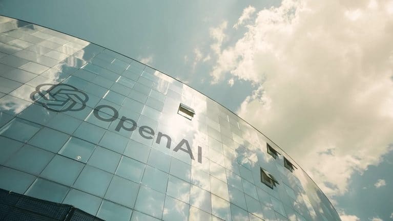 OpenAI licenzia